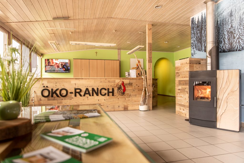 Das Foto zeigt die Büros der Öko-Ranch am Standort Pfreimd.